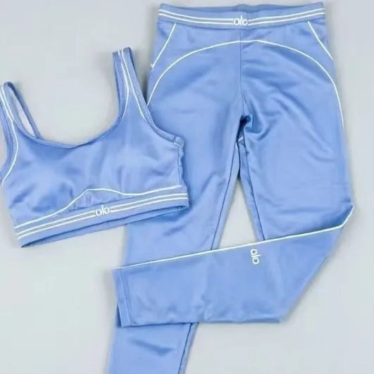 Women Breathable Stretch Yoga Workout Outfit With Modern Graphic Design