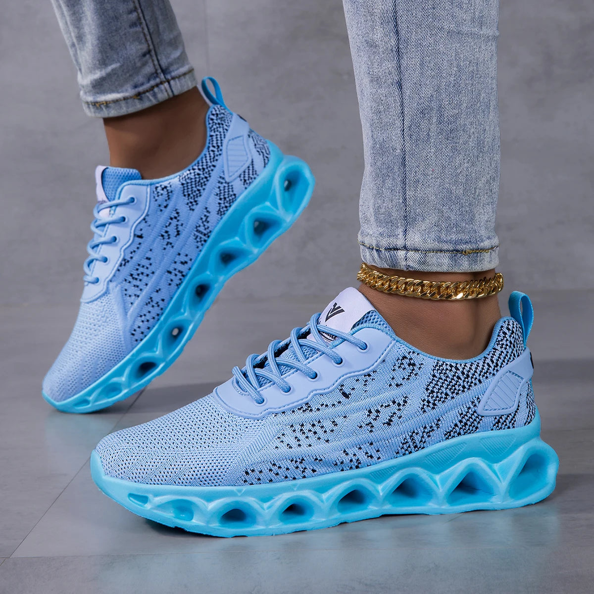 Lightweight Breathable Mesh Sneakers With Non Slip Shock Absorbing Soles