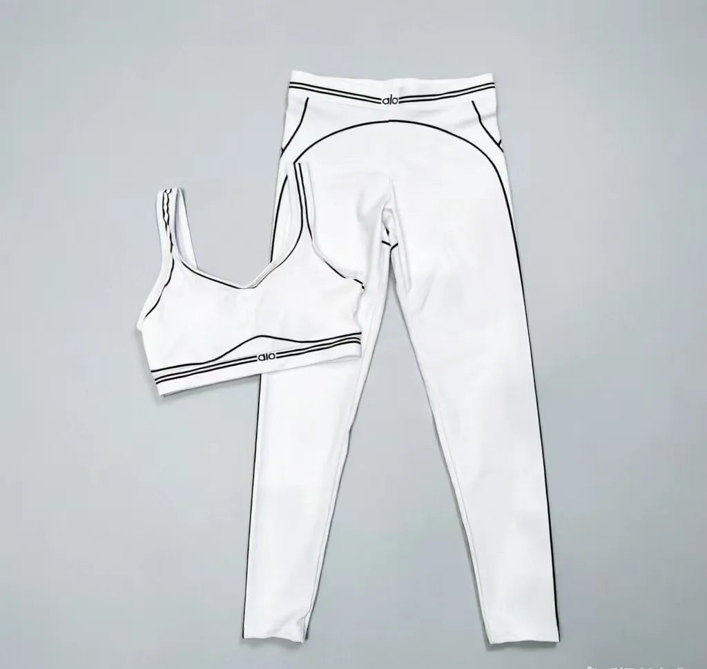 Women Breathable Stretch Yoga Workout Outfit With Modern Graphic Design
