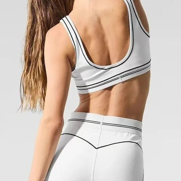 Women Breathable Stretch Yoga Workout Outfit With Modern Graphic Design