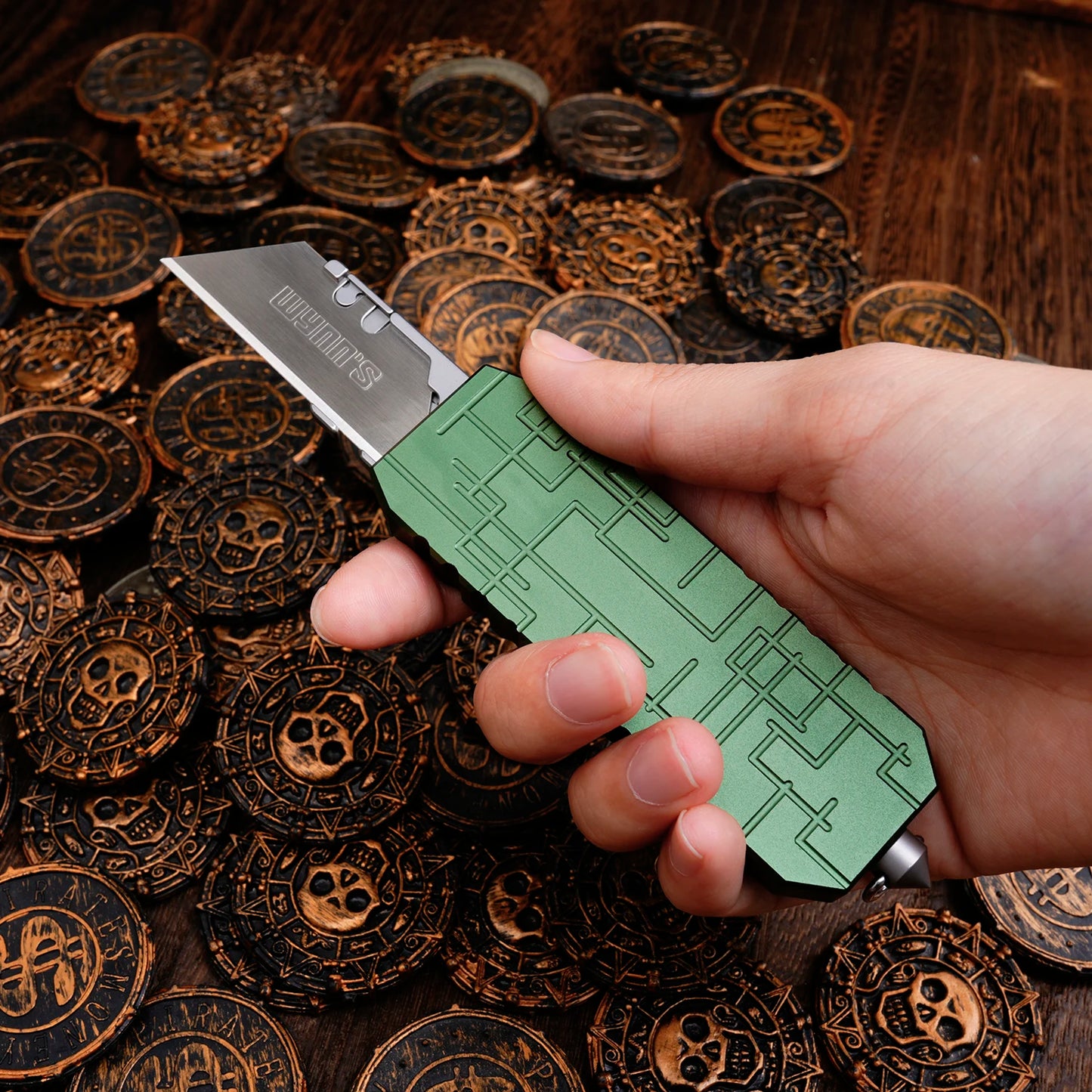 Aluminum Alloy Utility Knife, Pocket Knife with Clip, Box Cutter Knives, Outdoors EDC Tool Knife, With 10 Carbon Steel Blades